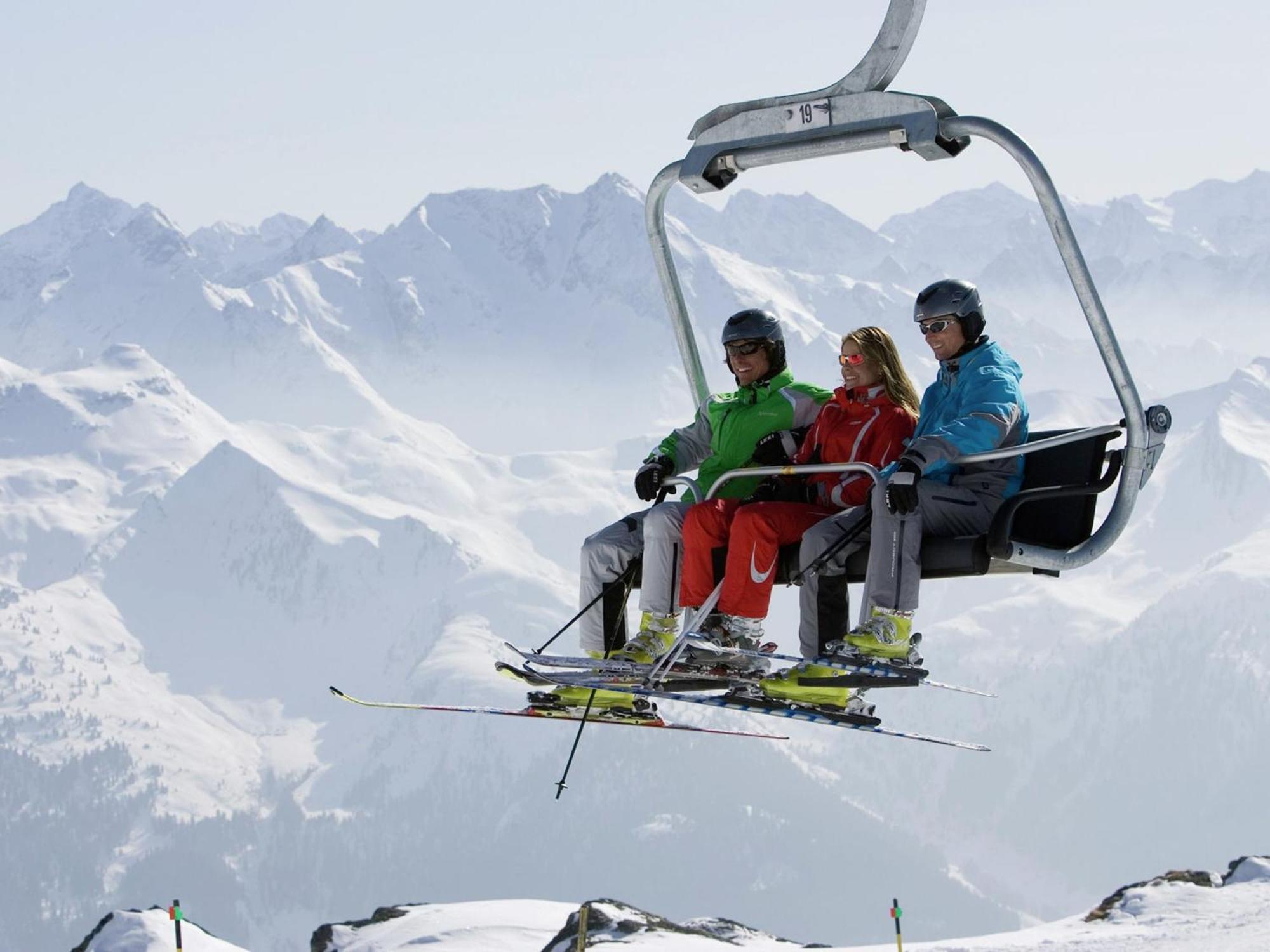 Spacious Holiday Flat Close To The Ski Area อูแดร์นส์ ภายนอก รูปภาพ